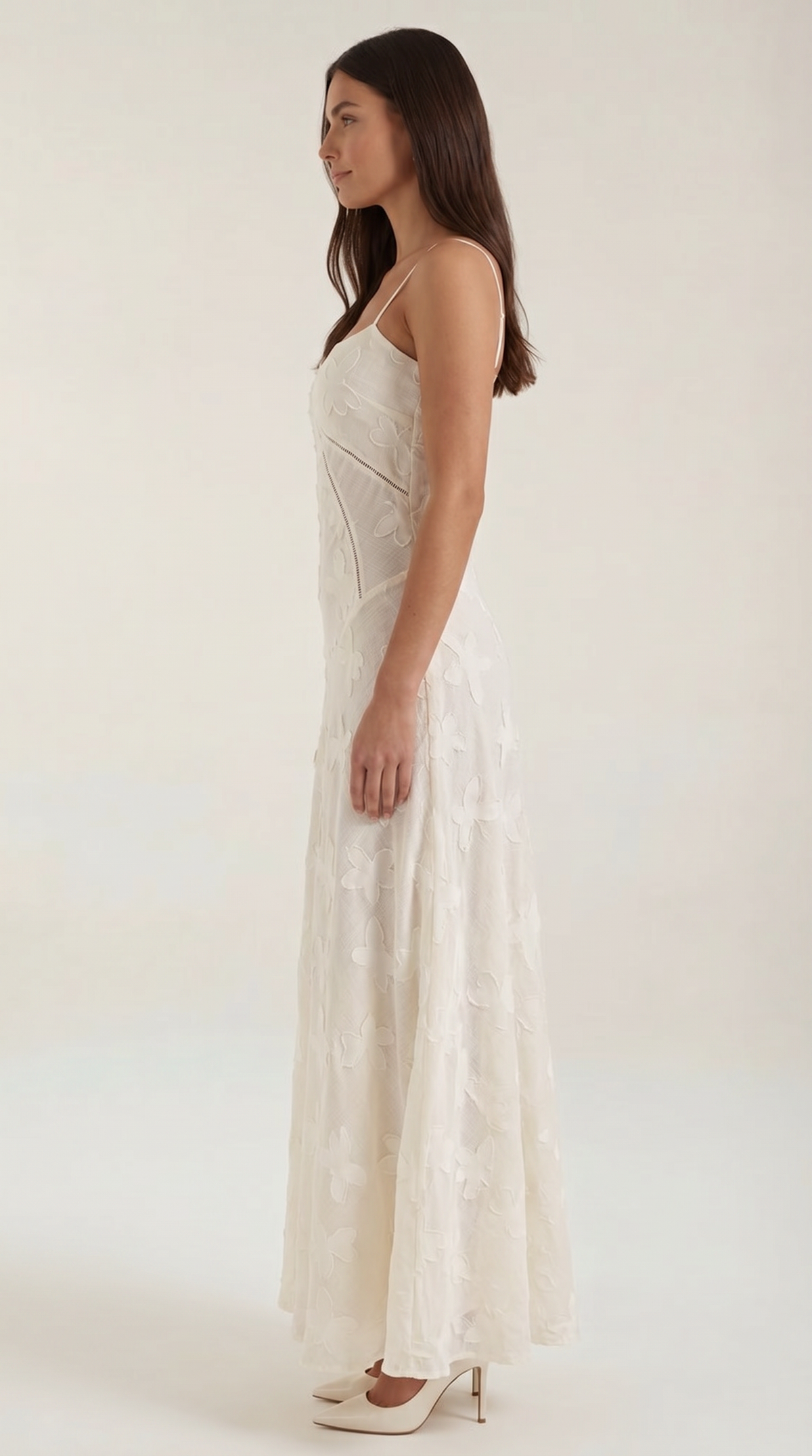 Langes Kleid mit Blumenspitze und Herzausschnitt für Damen