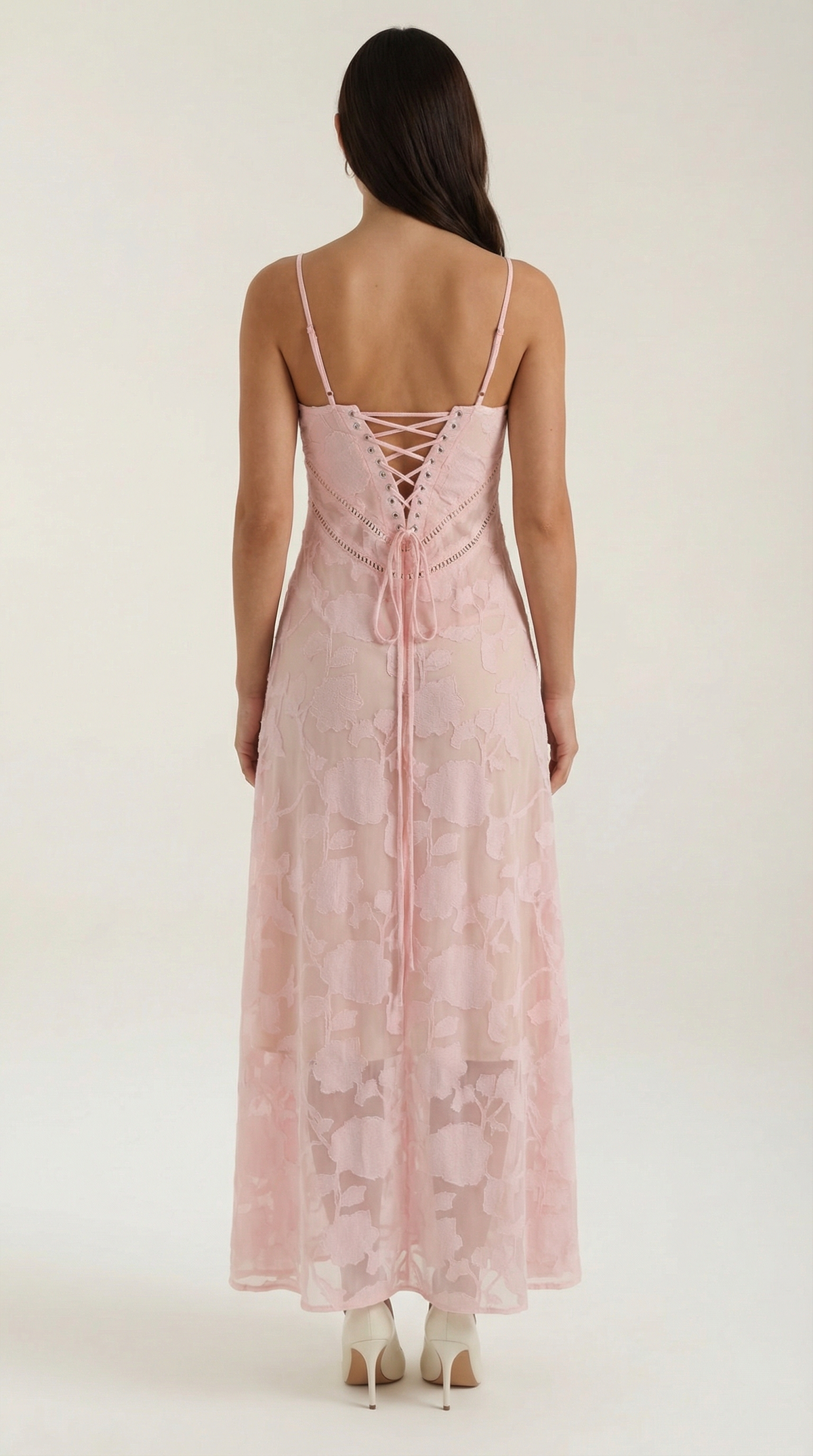 Langes Kleid mit Blumenspitze und Herzausschnitt für Damen