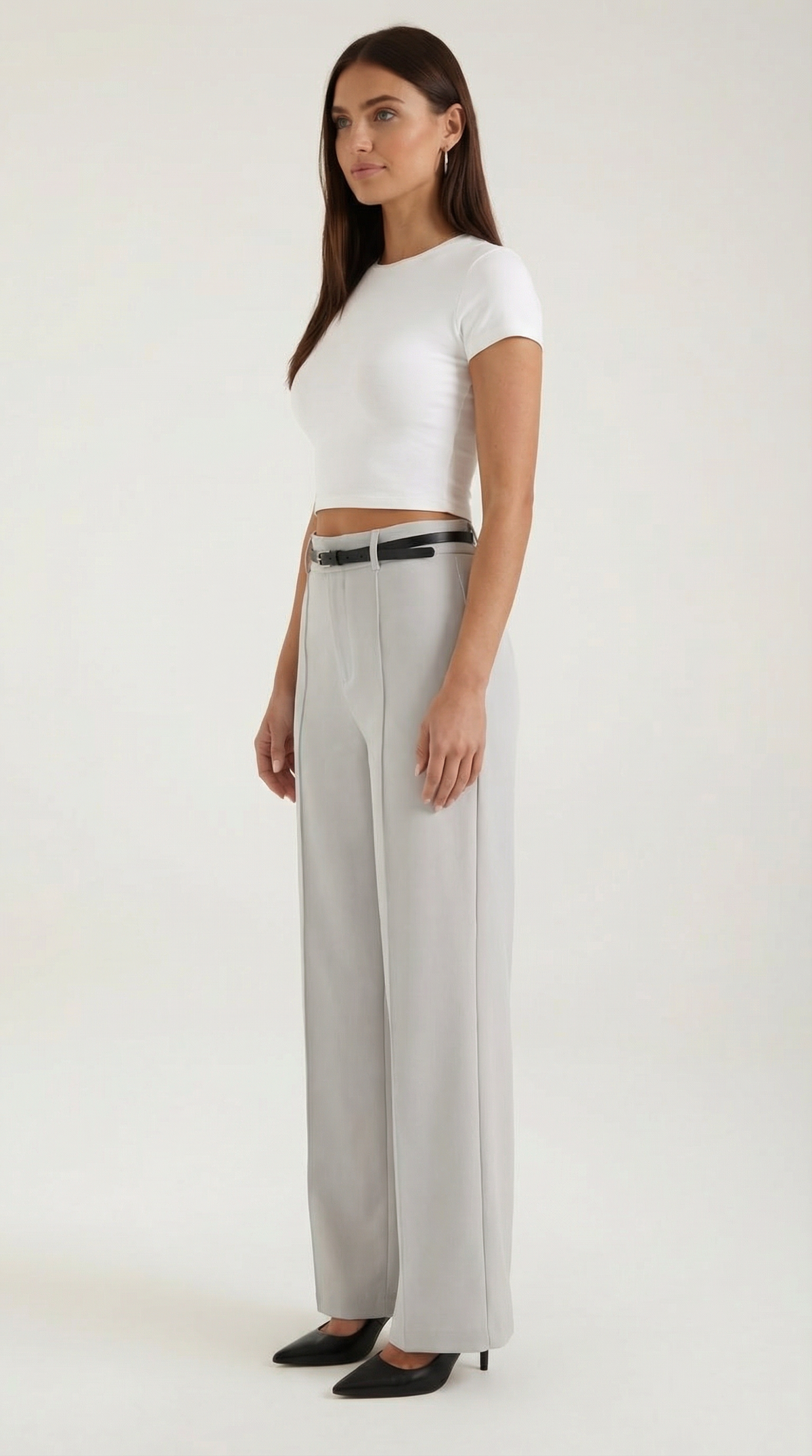 Stoffhose mit Bundfalten, Gürtel und weitem Bein für Damen