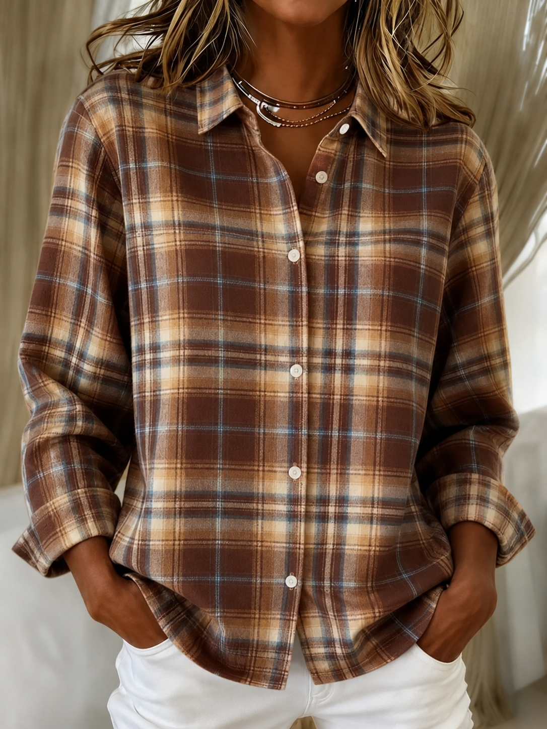 Strickjacke mit Karomuster, Hemdkragen und Knopfleiste