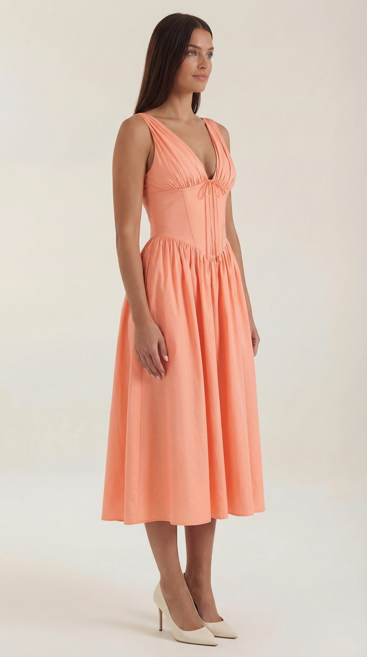 Midikleid mit tiefem V-Ausschnitt und gerafftem Rock für Damen