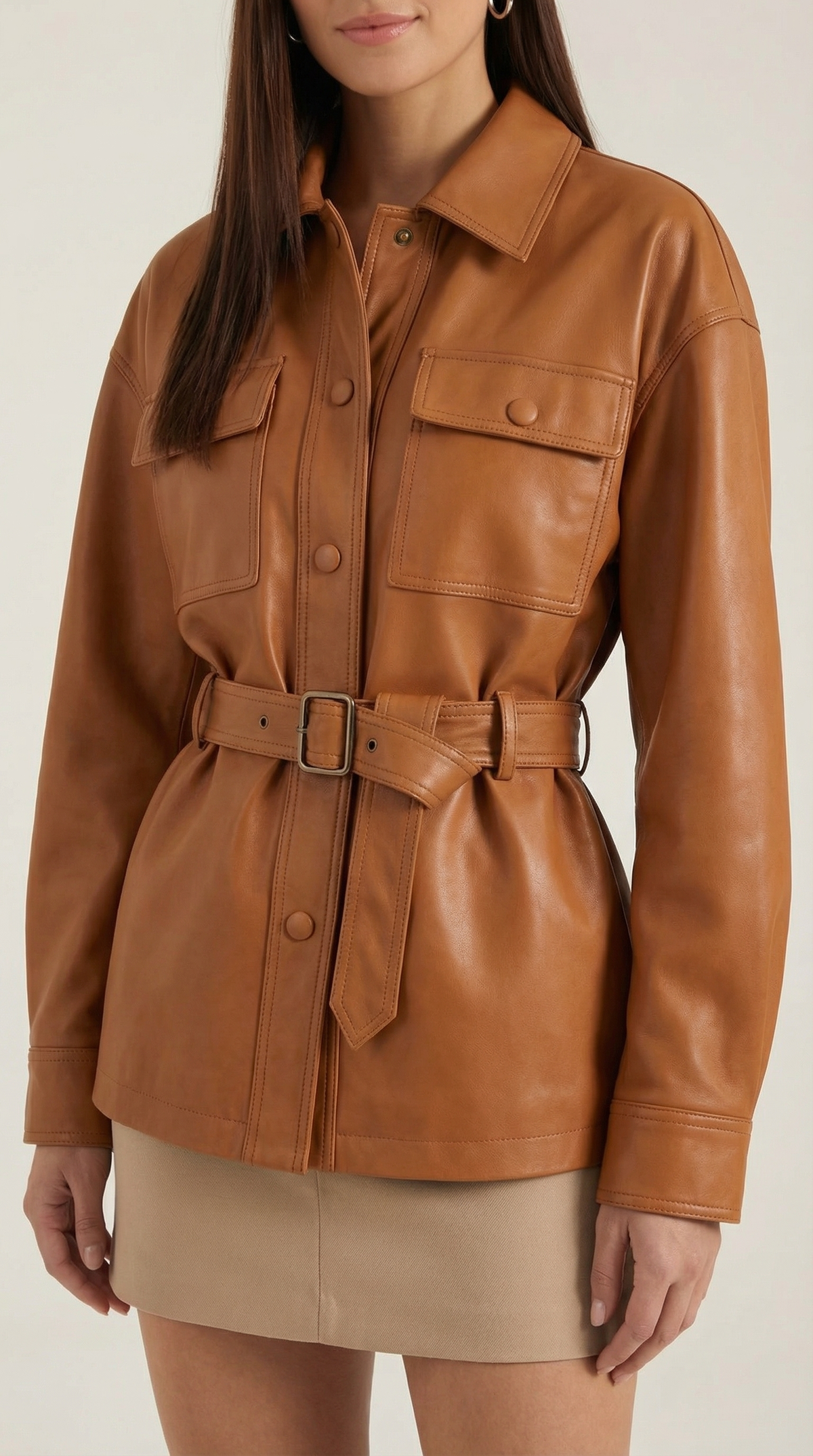Kunstlederjacke mit Gürtel, Hemdkragen und Taschen für Damen