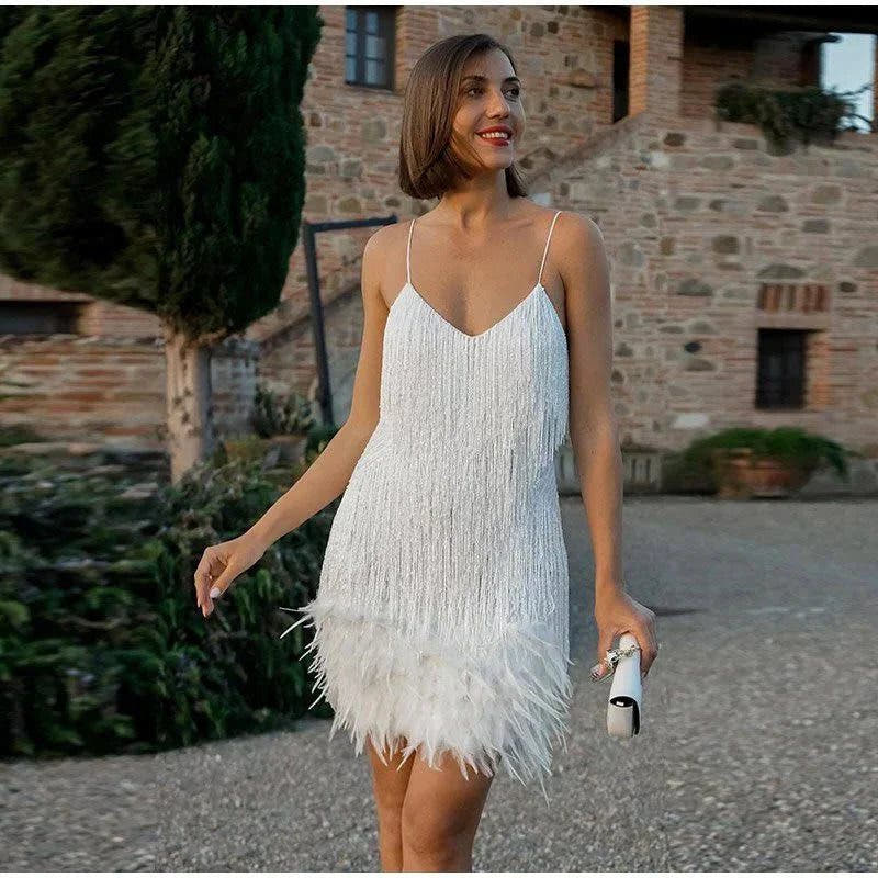 Festliches Kleid mit Pailletten und Federsaum in Minilänge für Damen