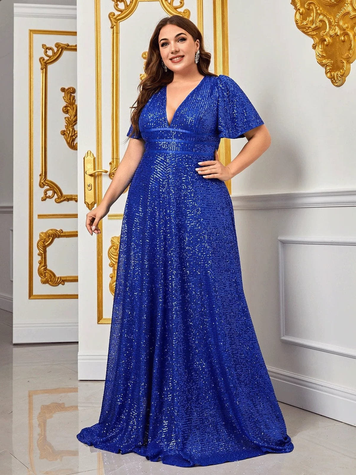 Festliches Kleid mit V-Ausschnitt und Schleppe für Damen
