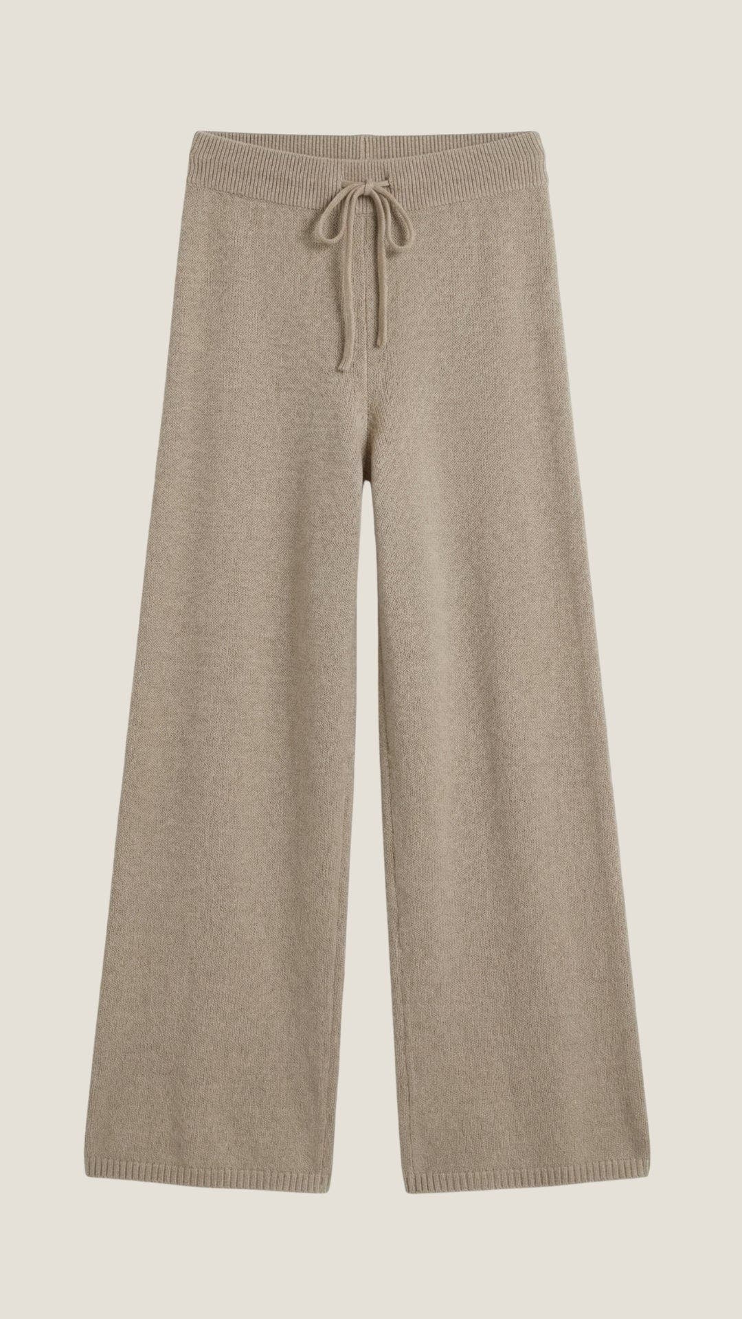 Zweiteiler aus Strickpullover und weiter Hose mit Kordelzug für Damen