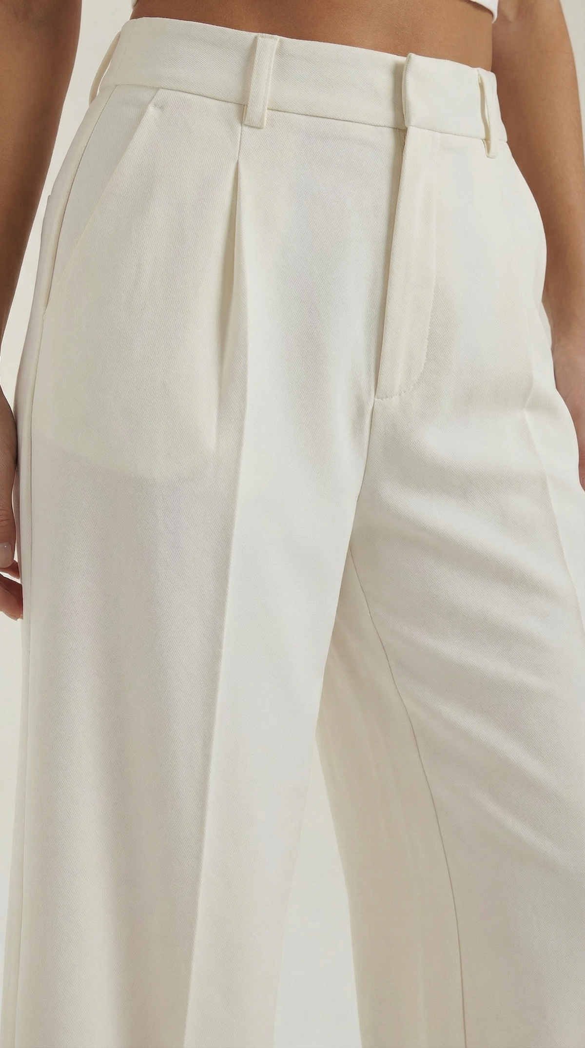 Stoffhose mit Bundfalten, hohem Bund und weitem Bein für Damen