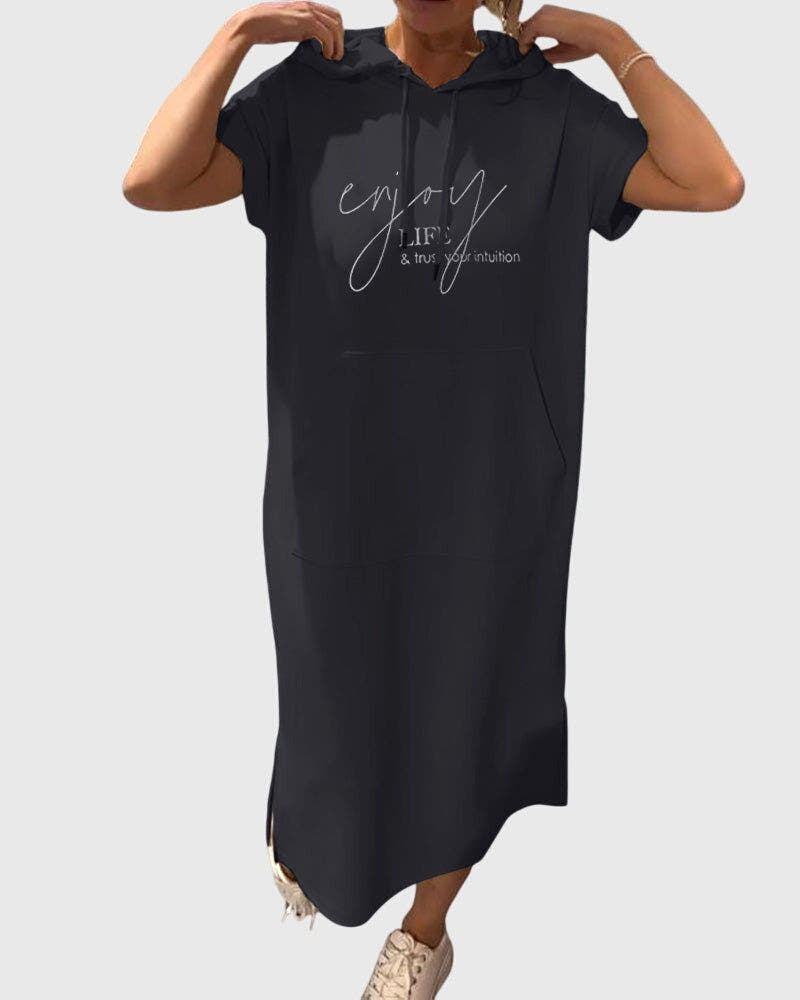 Kleid mit Kapuze und Taschen in lockerer Passform