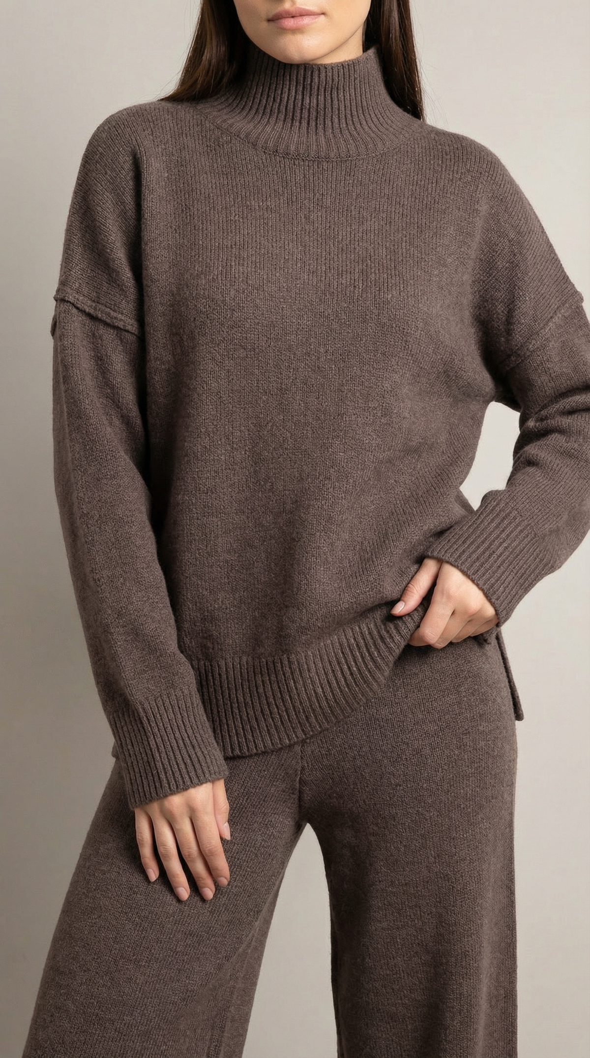 Zweiteiler mit Rollkragenpullover und weiter Hose aus Strick für Damen