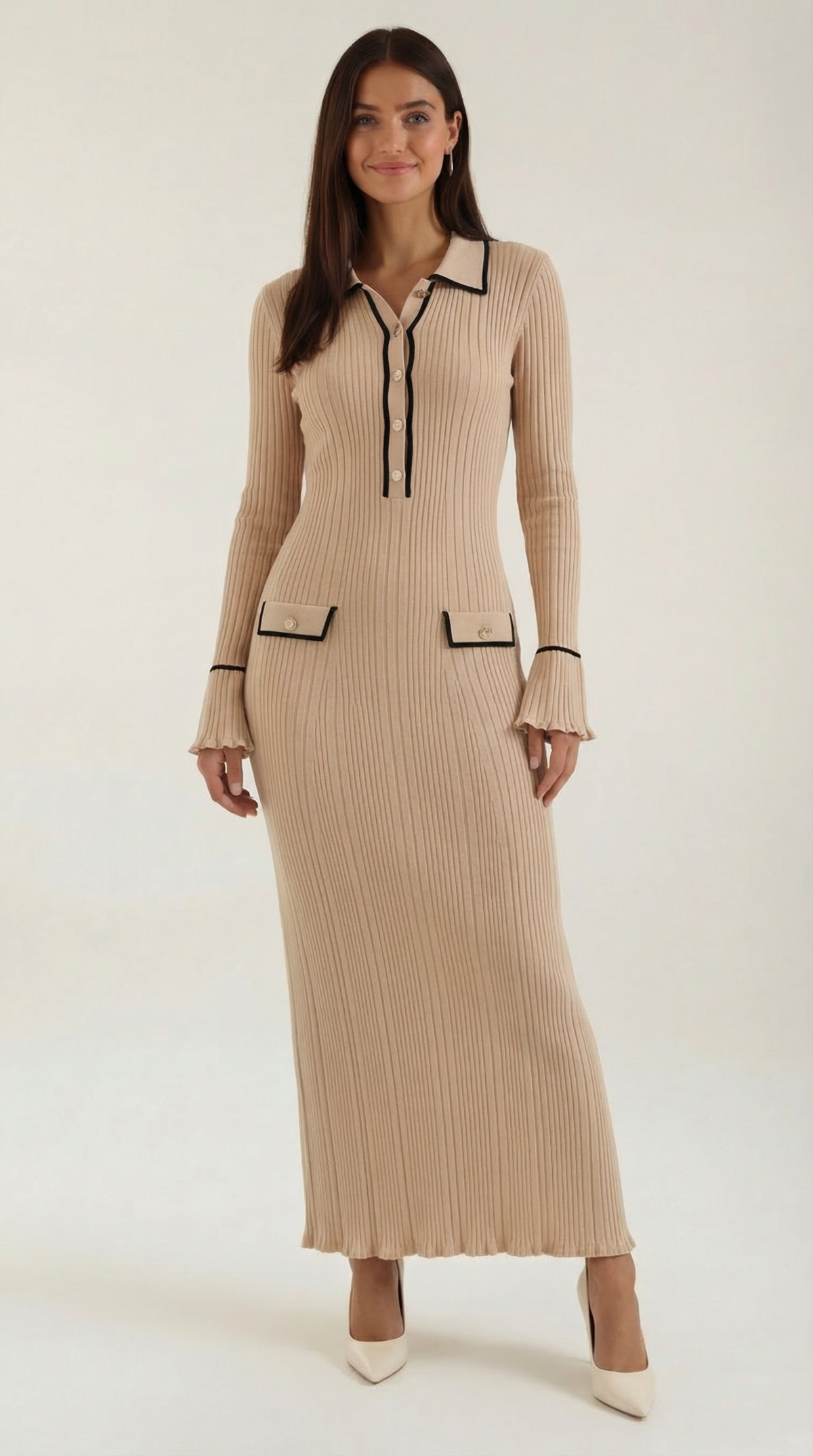 Langes Strickkleid mit Polokragen und Knopfleiste für Damen