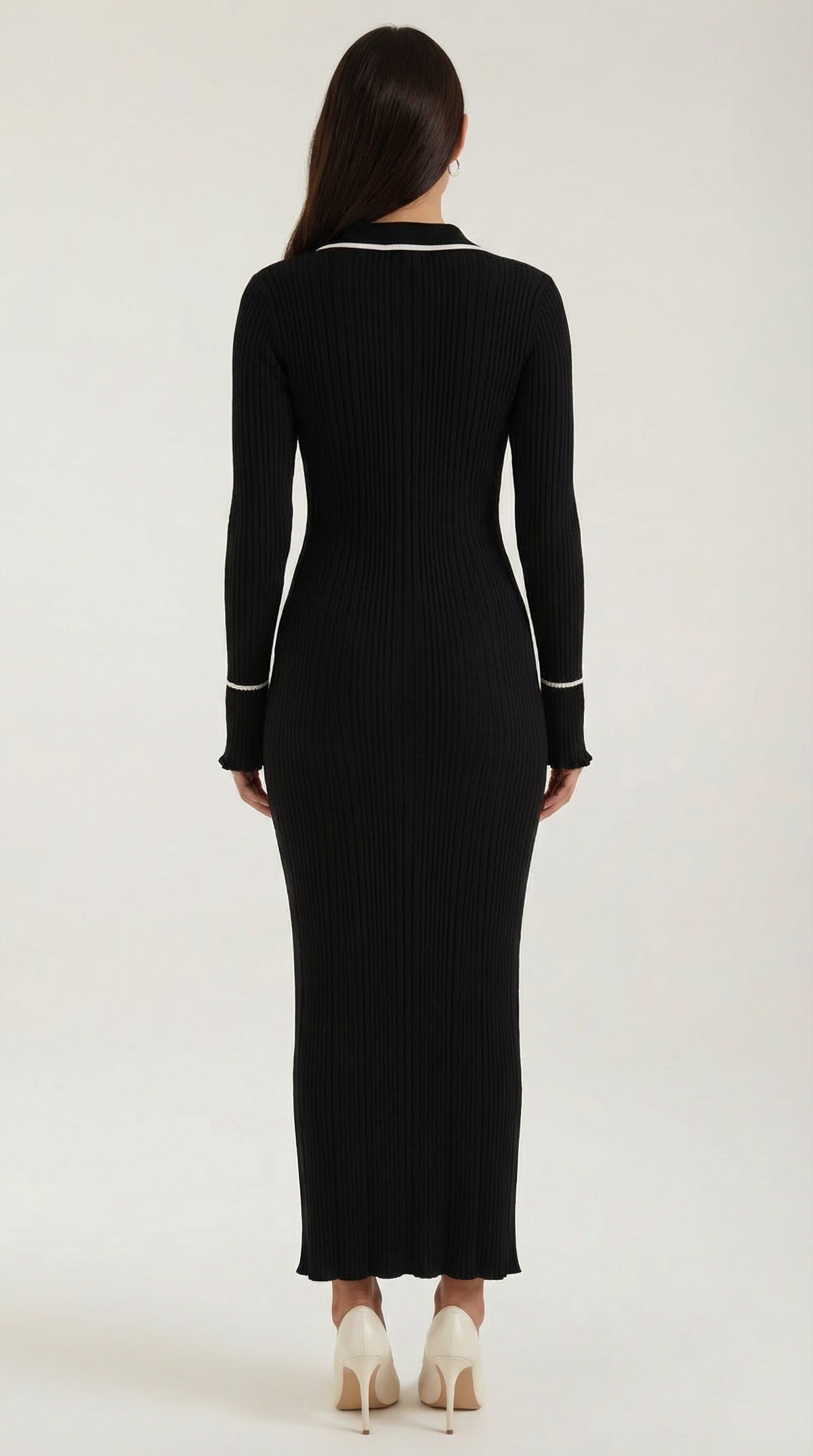 Langes Strickkleid mit Polokragen und Knopfleiste für Damen