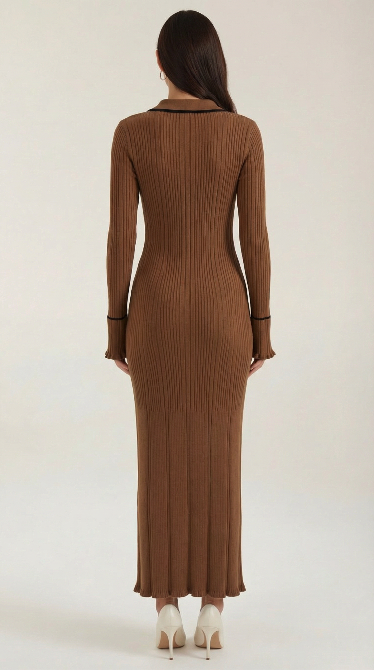 Langes Strickkleid mit Polokragen und Knopfleiste für Damen