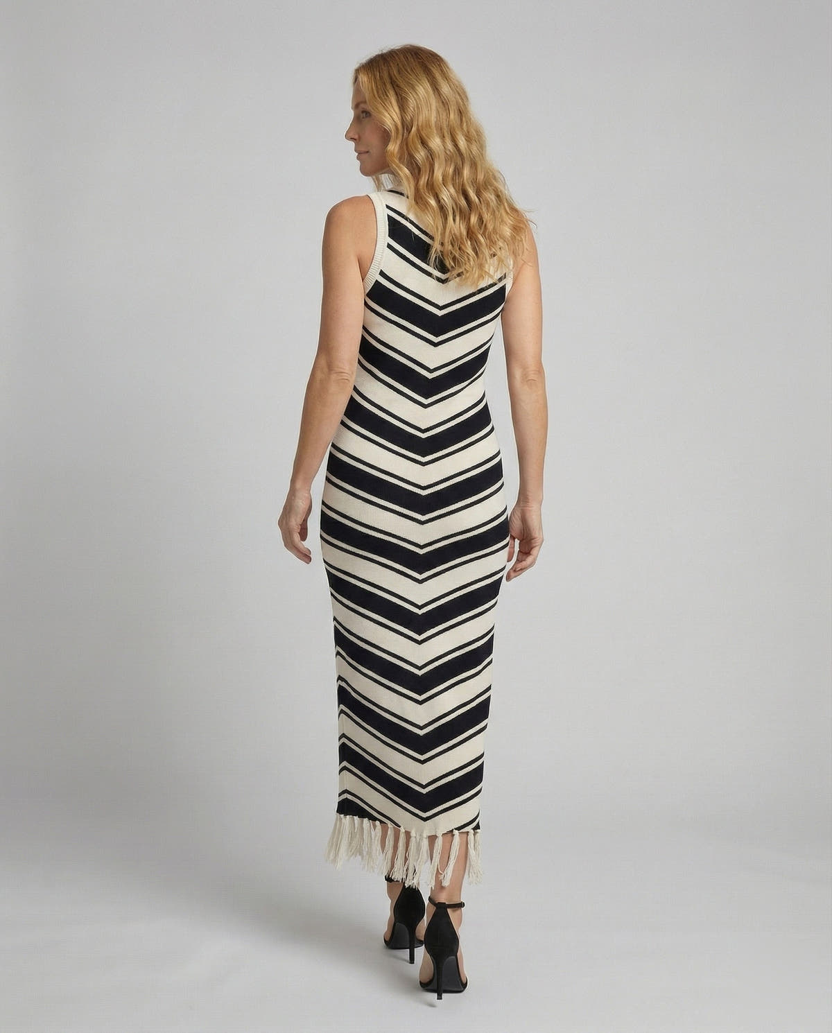 Strickkleid mit Chevron-Streifen und Fransensaum ohne Ärmel für Damen