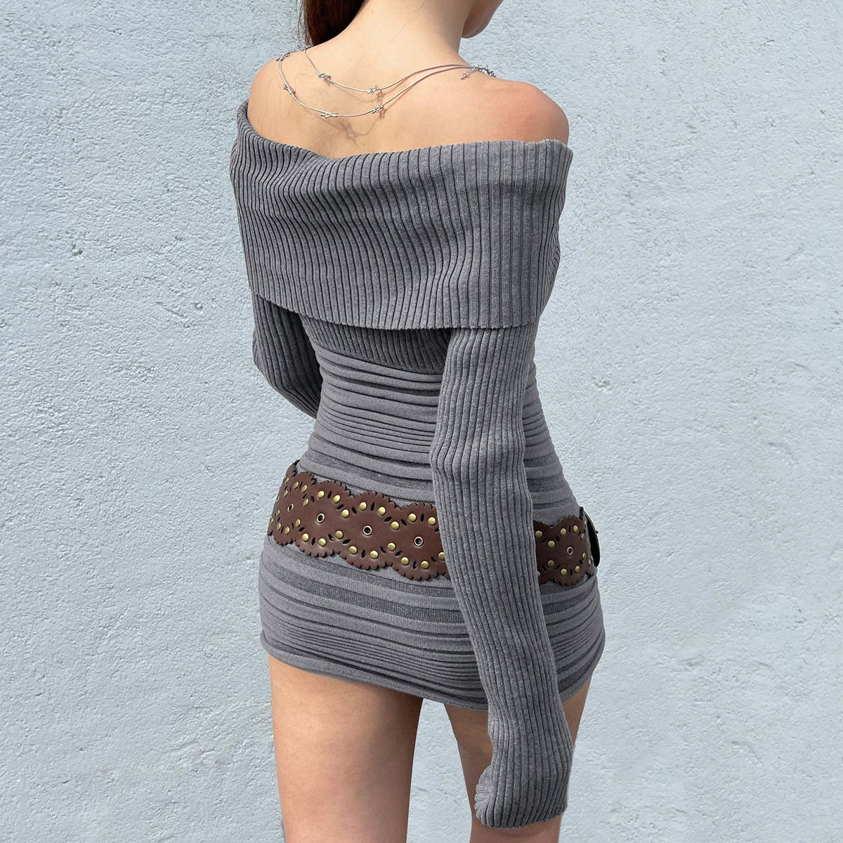 Schulterfreies Strickkleid mit Umschlagkragen und Raffung für Damen