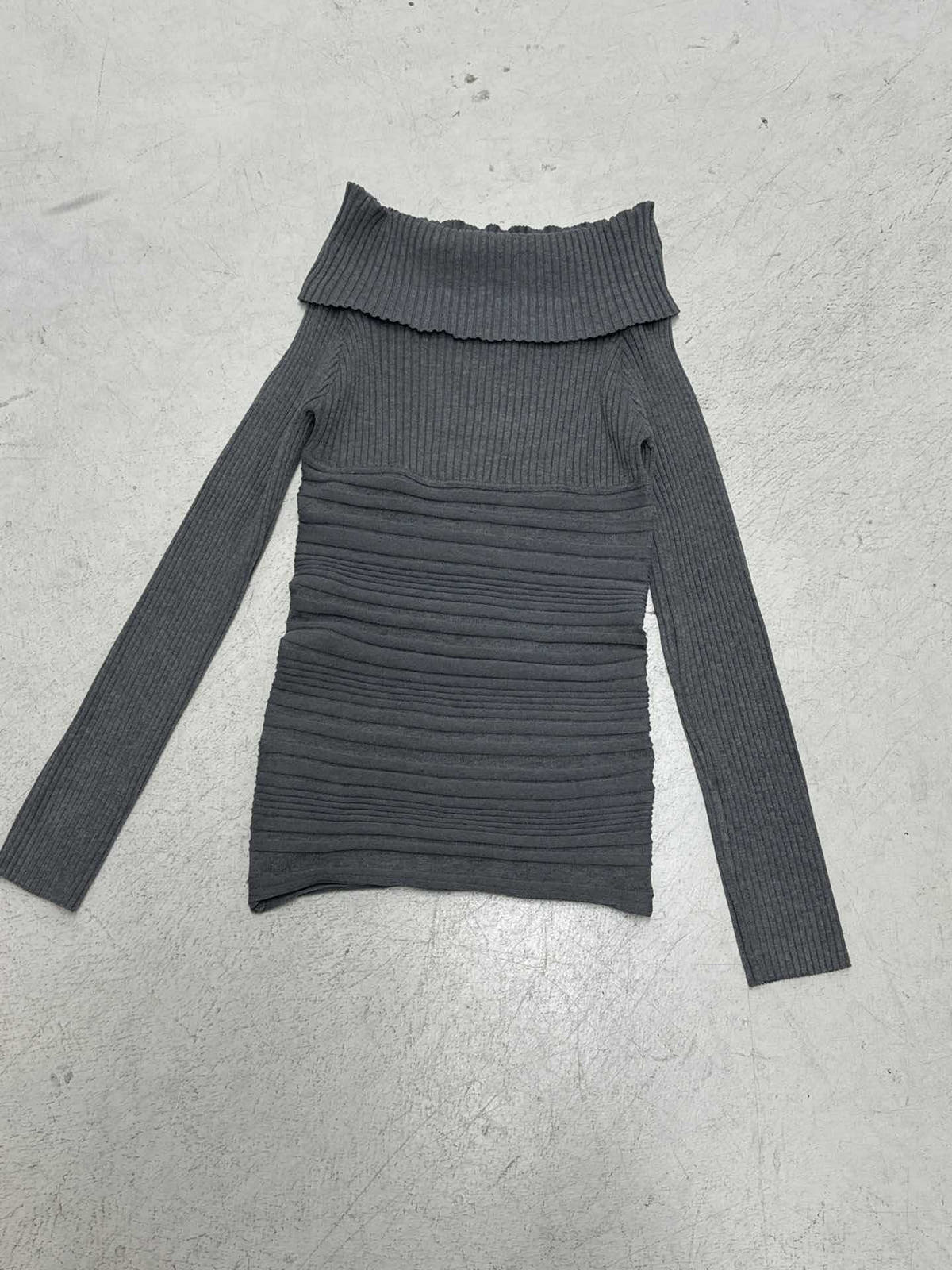 Schulterfreies Strickkleid mit Umschlagkragen und Raffung für Damen