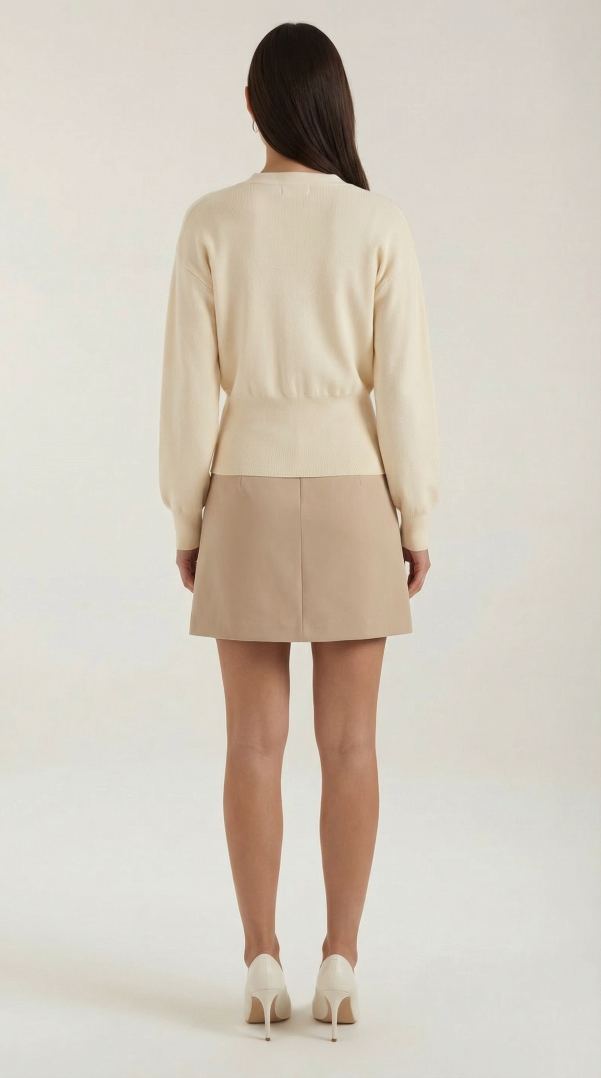 Pullover mit V-Ausschnitt und goldfarbenem Knopf für Damen
