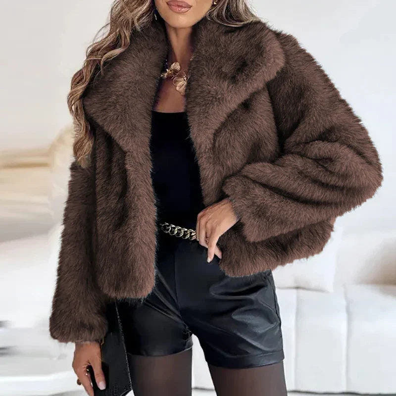 Kunstpelzjacke Damen warm und kurz mit Reverskragen, locker geschnitten