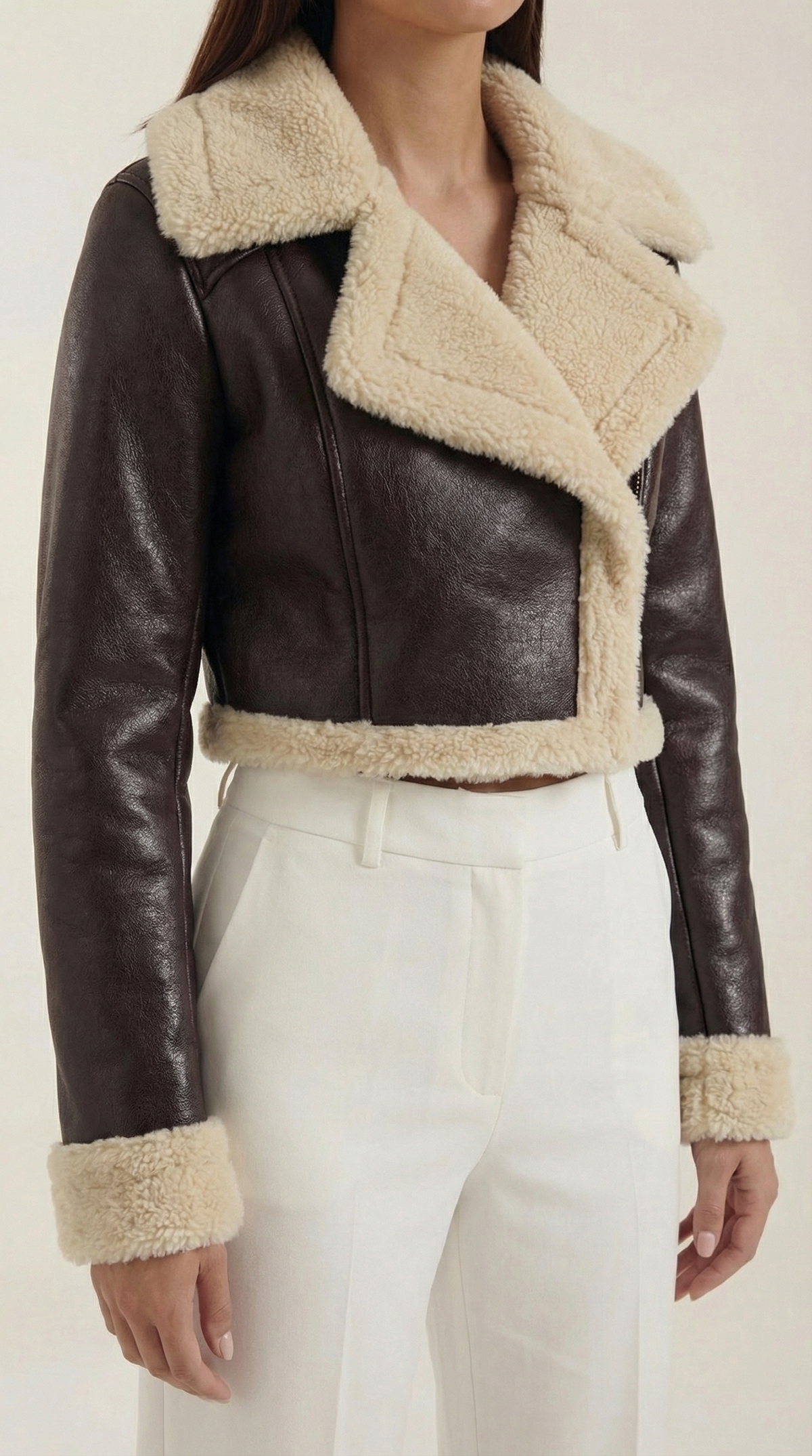 Jacke im Pilotenstil mit Kunstfellbesatz und kurzem Schnitt für Damen