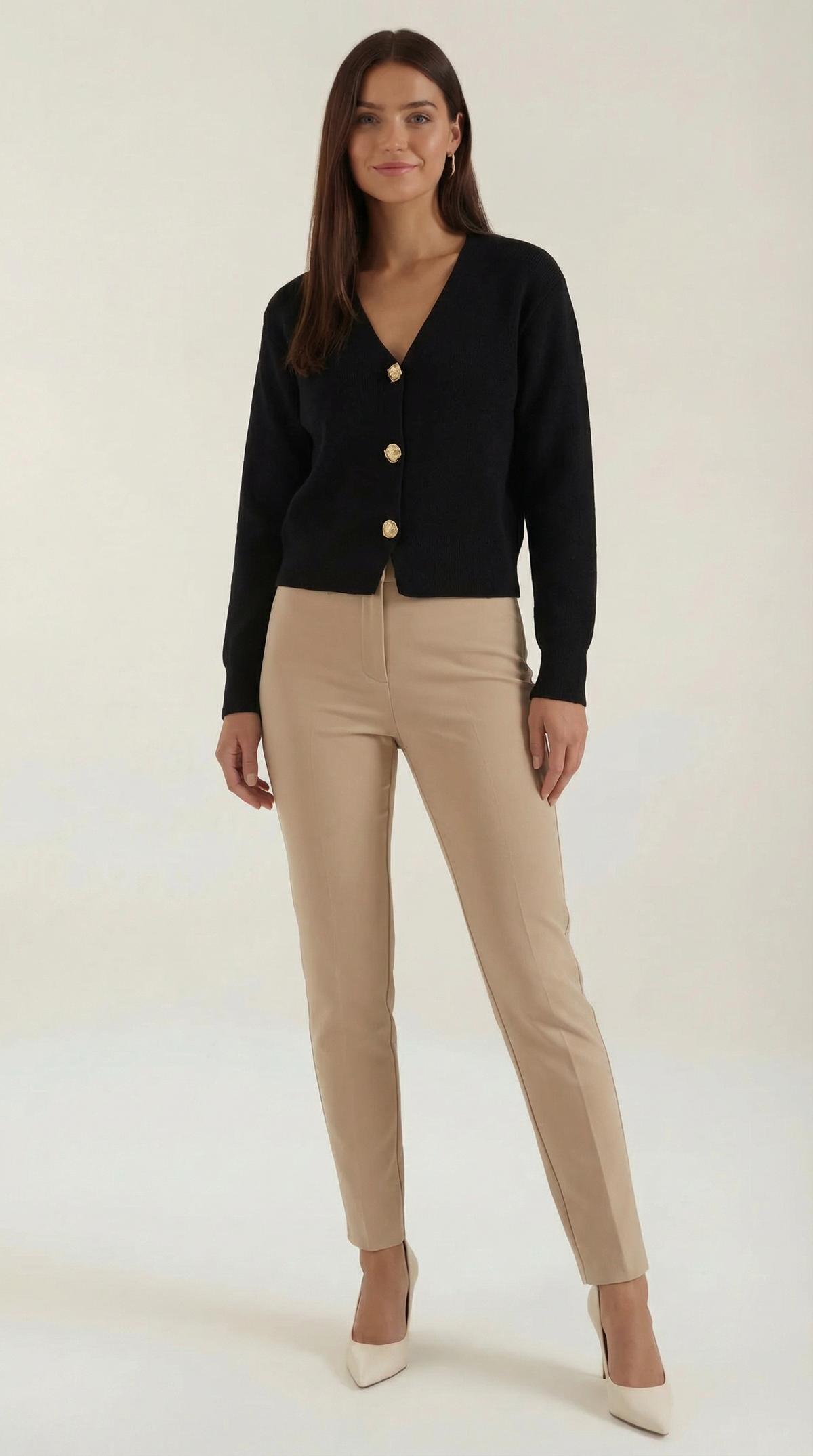 Kurze Strickjacke mit V-Ausschnitt und goldfarbenen Knöpfen für Damen - Schwarz