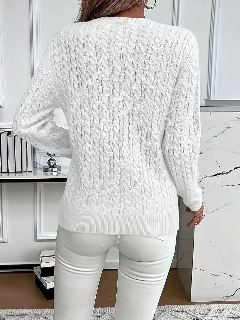 Strickpullover mit Zopfmuster und Rundhalsausschnitt