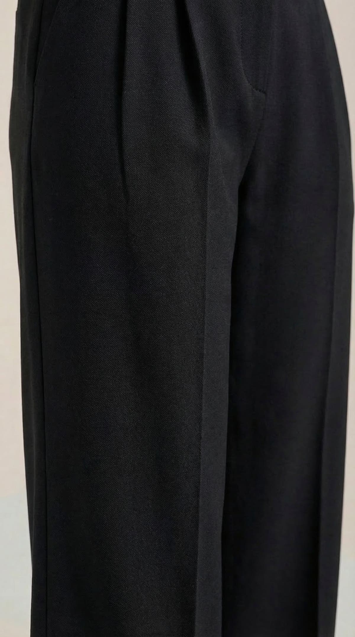 Stoffhose mit hohem Bund, Bundfalten und weitem Bein für Damen