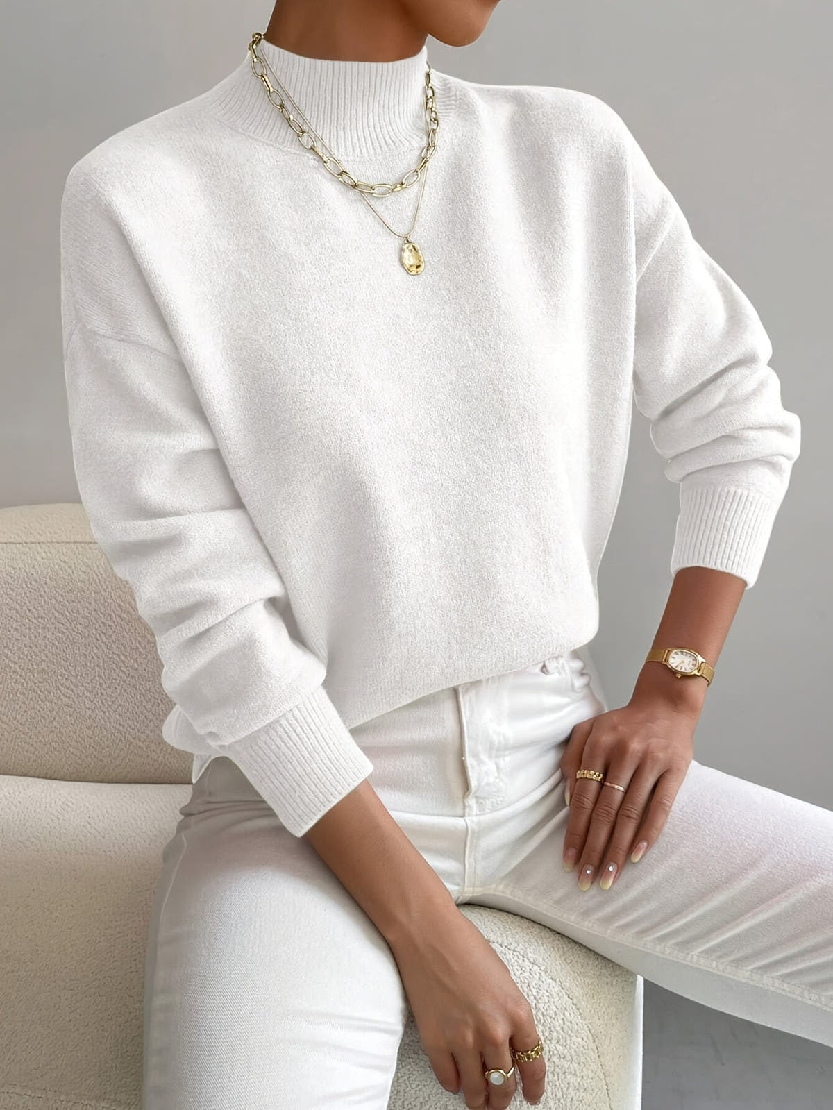 Strickpullover Damen aus flauschigem Feinstrick mit Stehkragen und überschnittenen Schultern