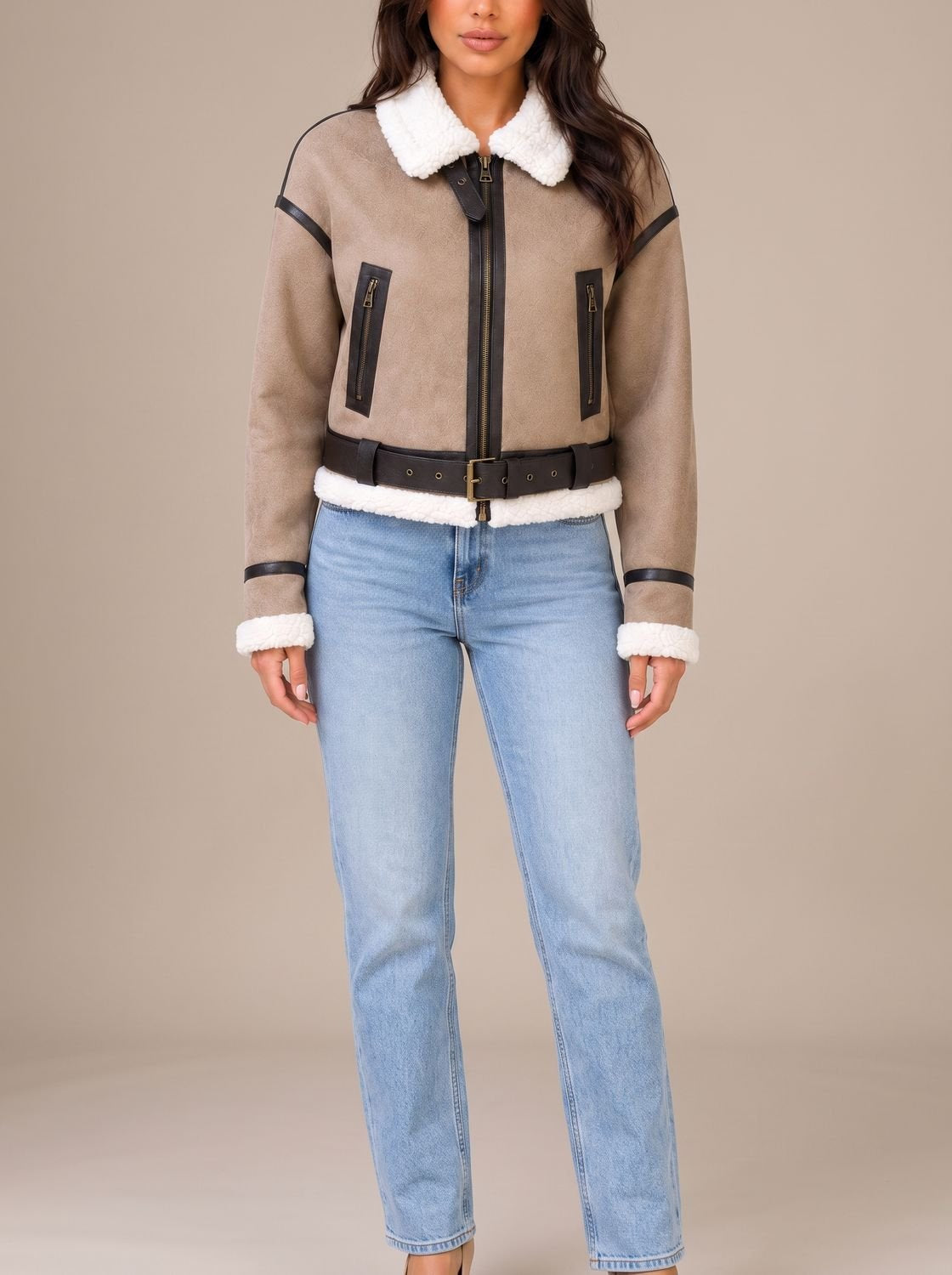 Teddyjacke Damen aus Kunstleder, kurz mit Teddyfellkragen und Gürtel