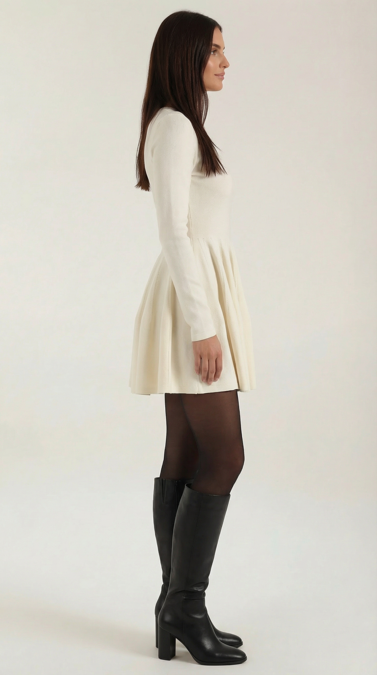 Kurzes Kleid mit Plisseerock und Rundhalsausschnitt für Damen