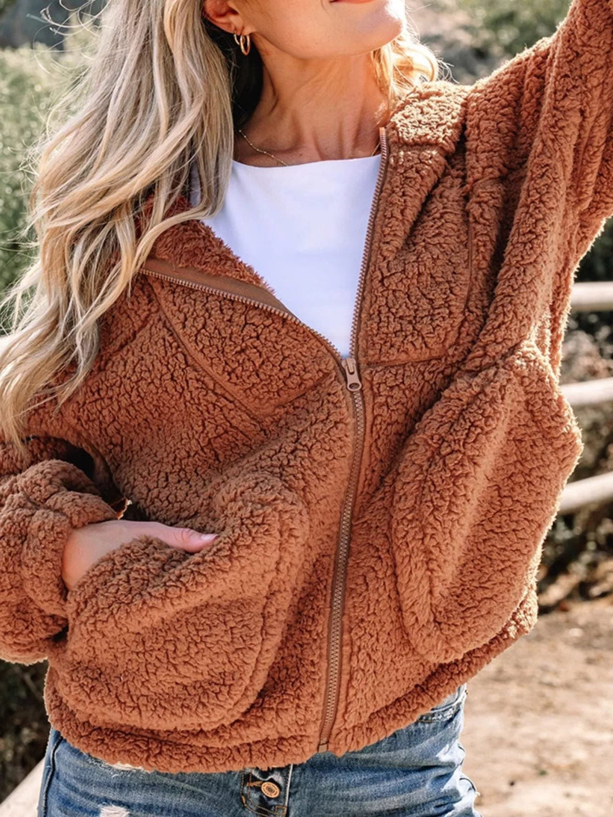Teddyjacke mit Kapuze und Fronttaschen