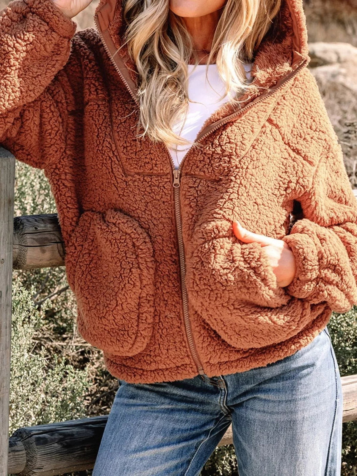 Teddyjacke mit Kapuze und Fronttaschen