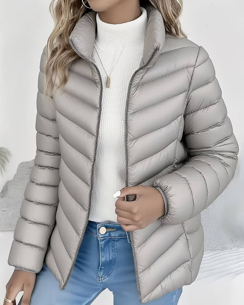 Steppjacke mit Stehkragen und durchgehendem Reissverschluss