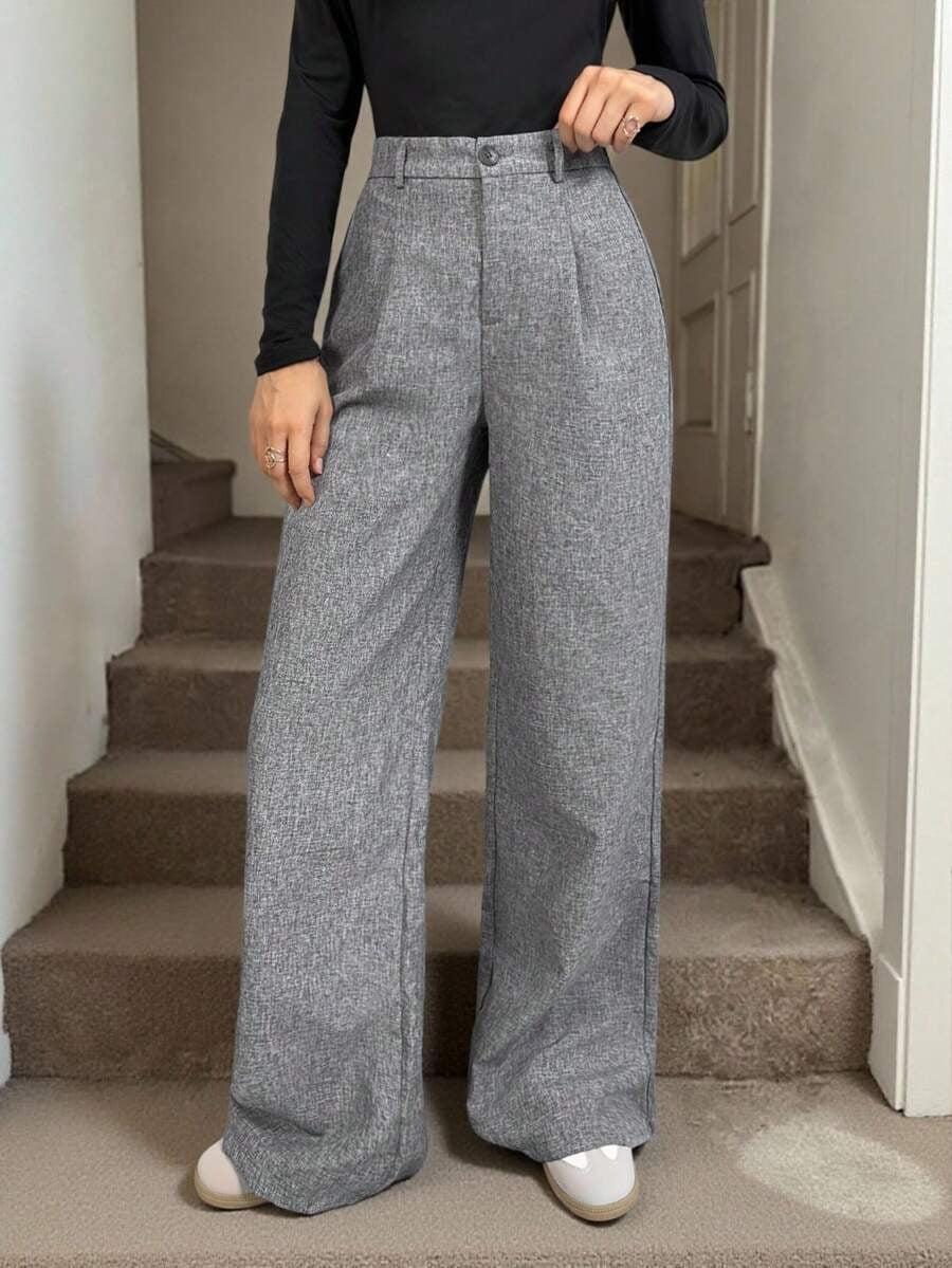 Stoffhose mit Bundfalten und weitem Bein