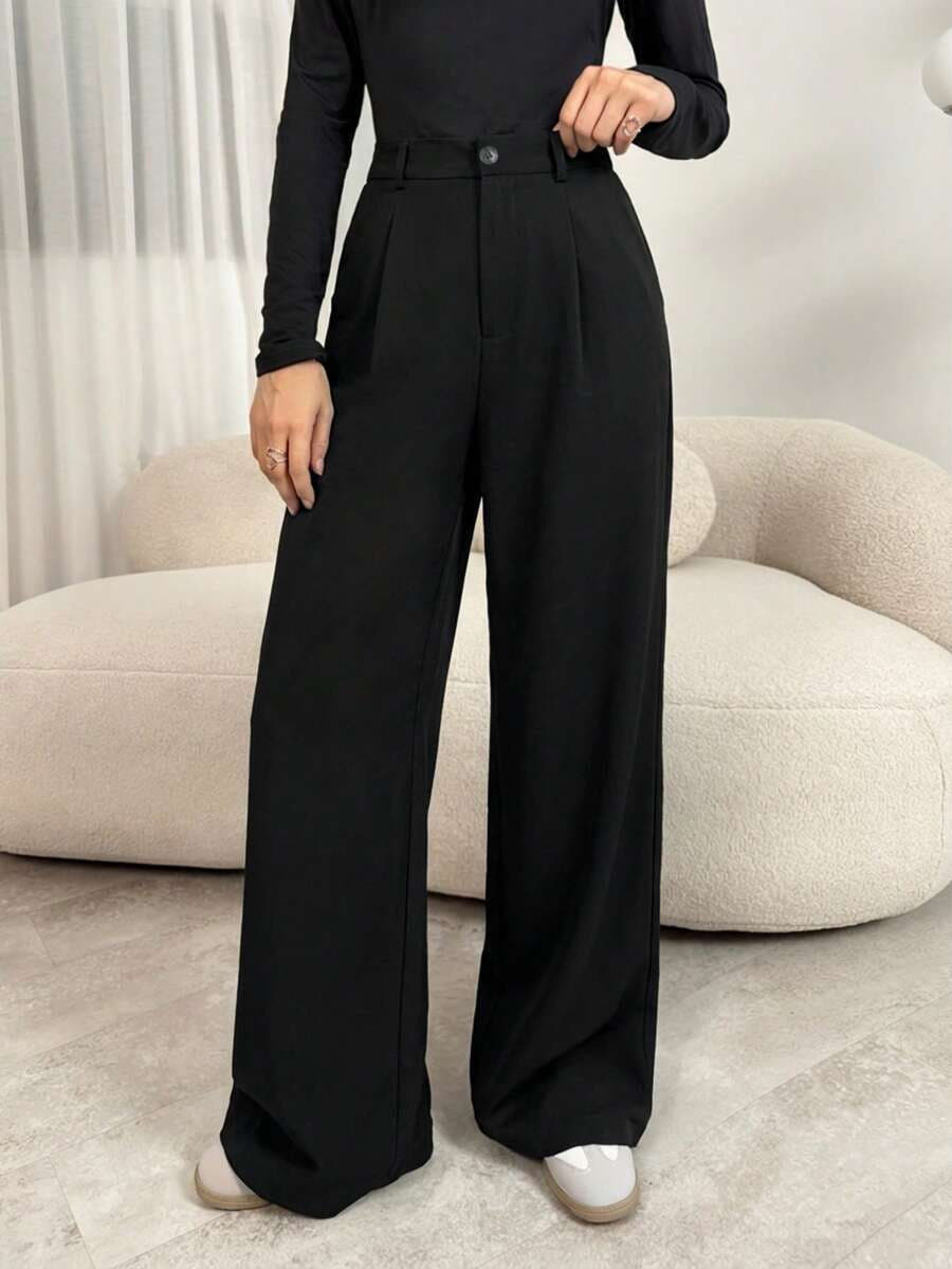 Stoffhose mit Bundfalten und weitem Bein