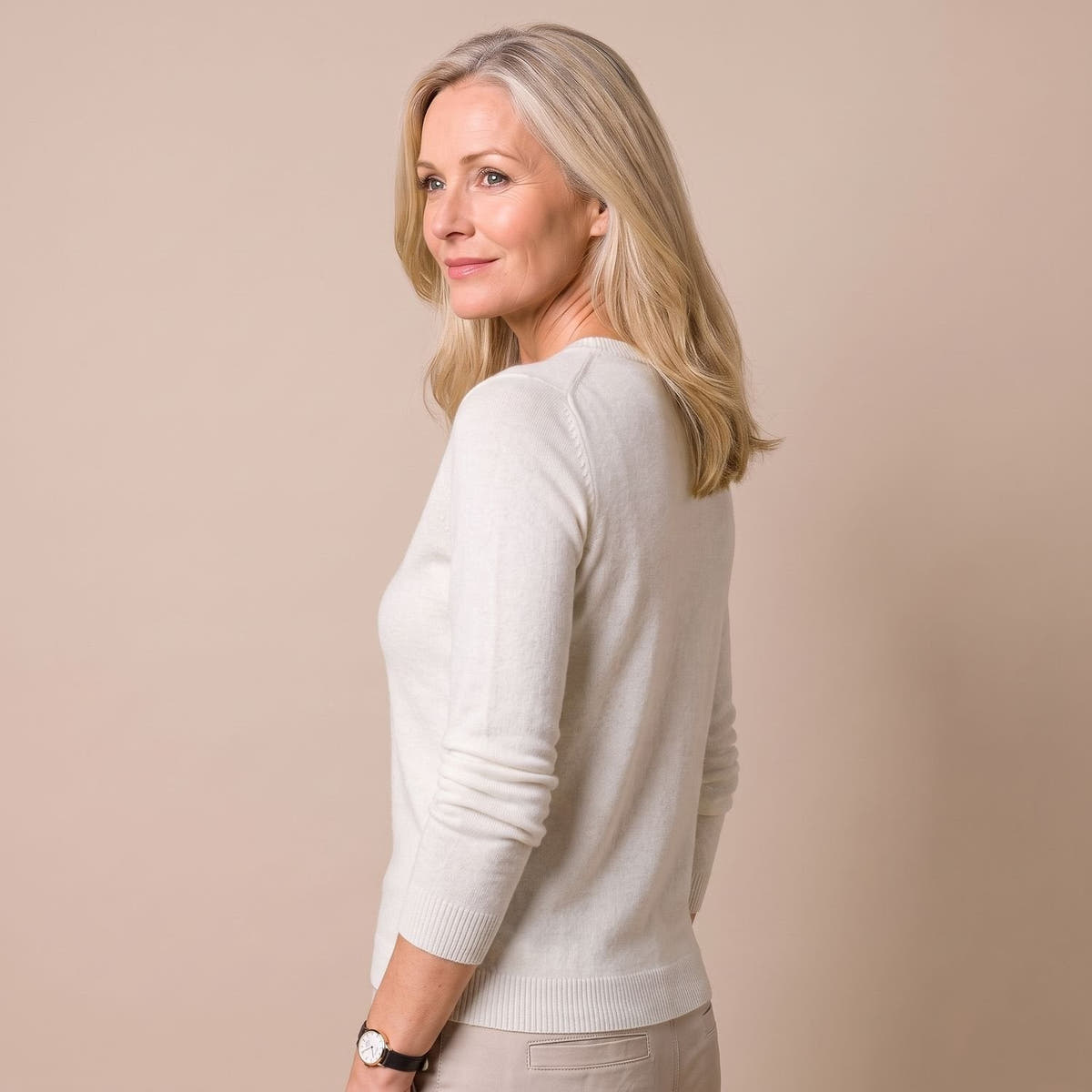 Wollpullover Damen aus weicher Wollmischung, figurbetont mit Rundhals