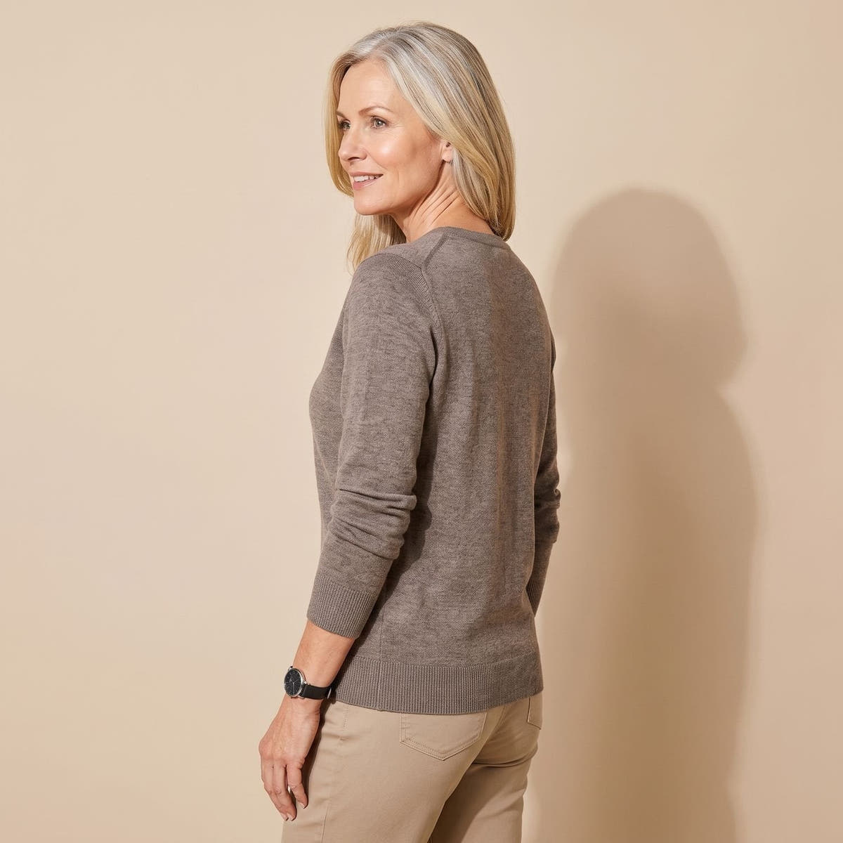 Wollpullover Damen aus weicher Wollmischung, figurbetont mit Rundhals