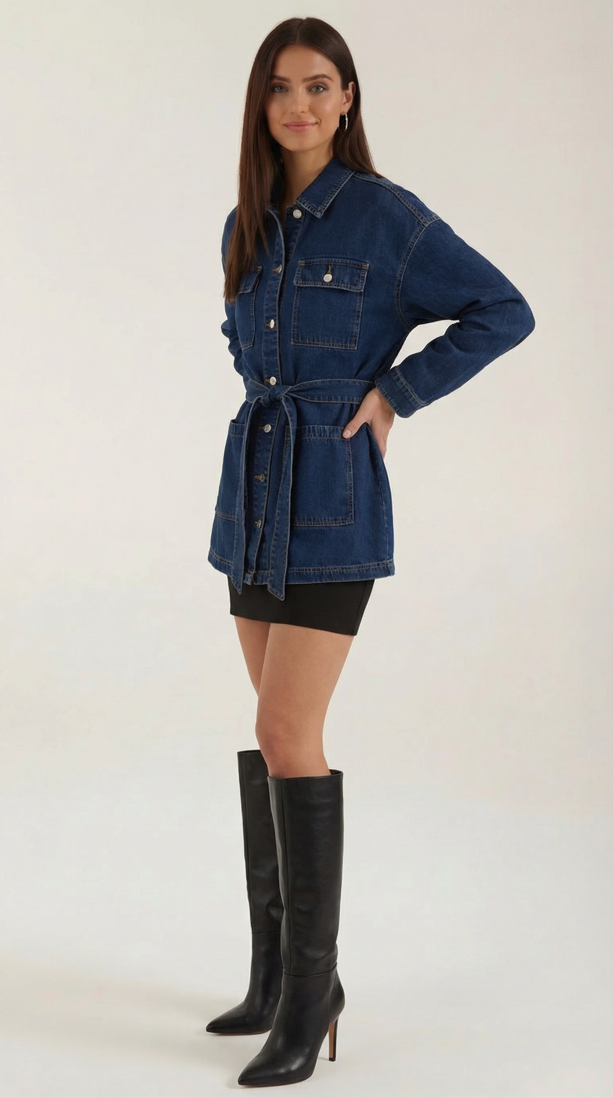 Jeansjacke mit Gürtel und aufgesetzten Brusttaschen für Damen