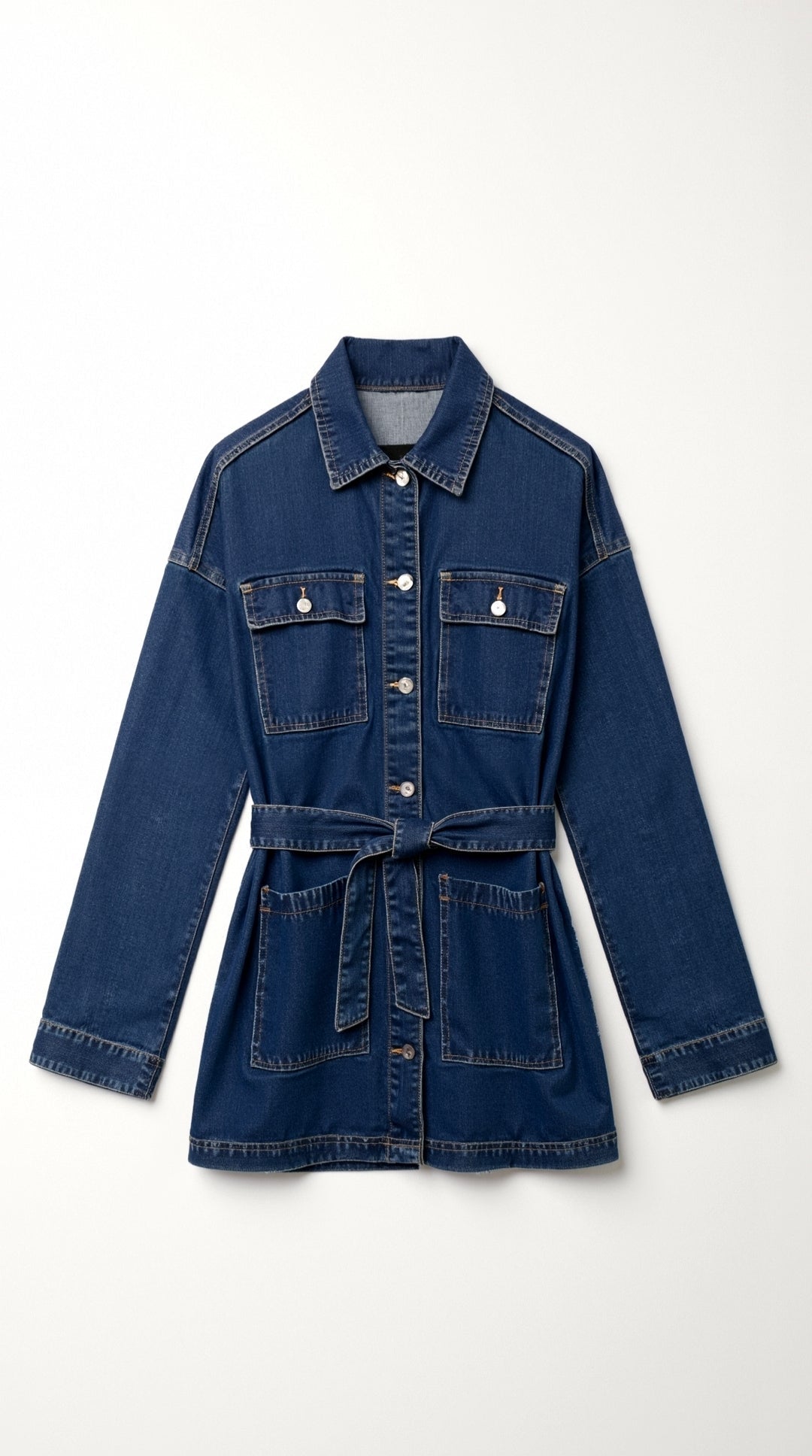 Jeansjacke mit Gürtel und aufgesetzten Brusttaschen für Damen