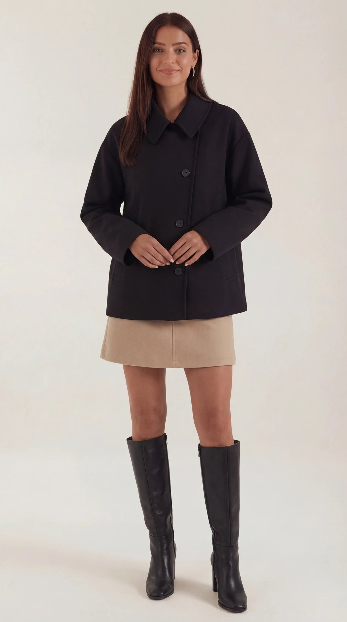 Mantel in Oversized-Schnitt mit asymmetrischer Knopfleiste für Damen - Schwarz