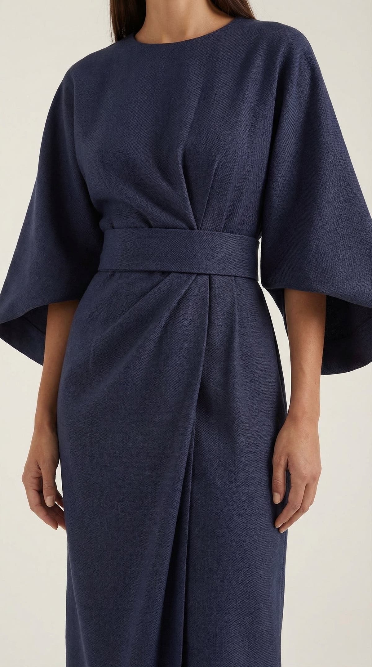 Wickelkleid mit Glockenärmeln und Gürtel in Midilänge für Damen