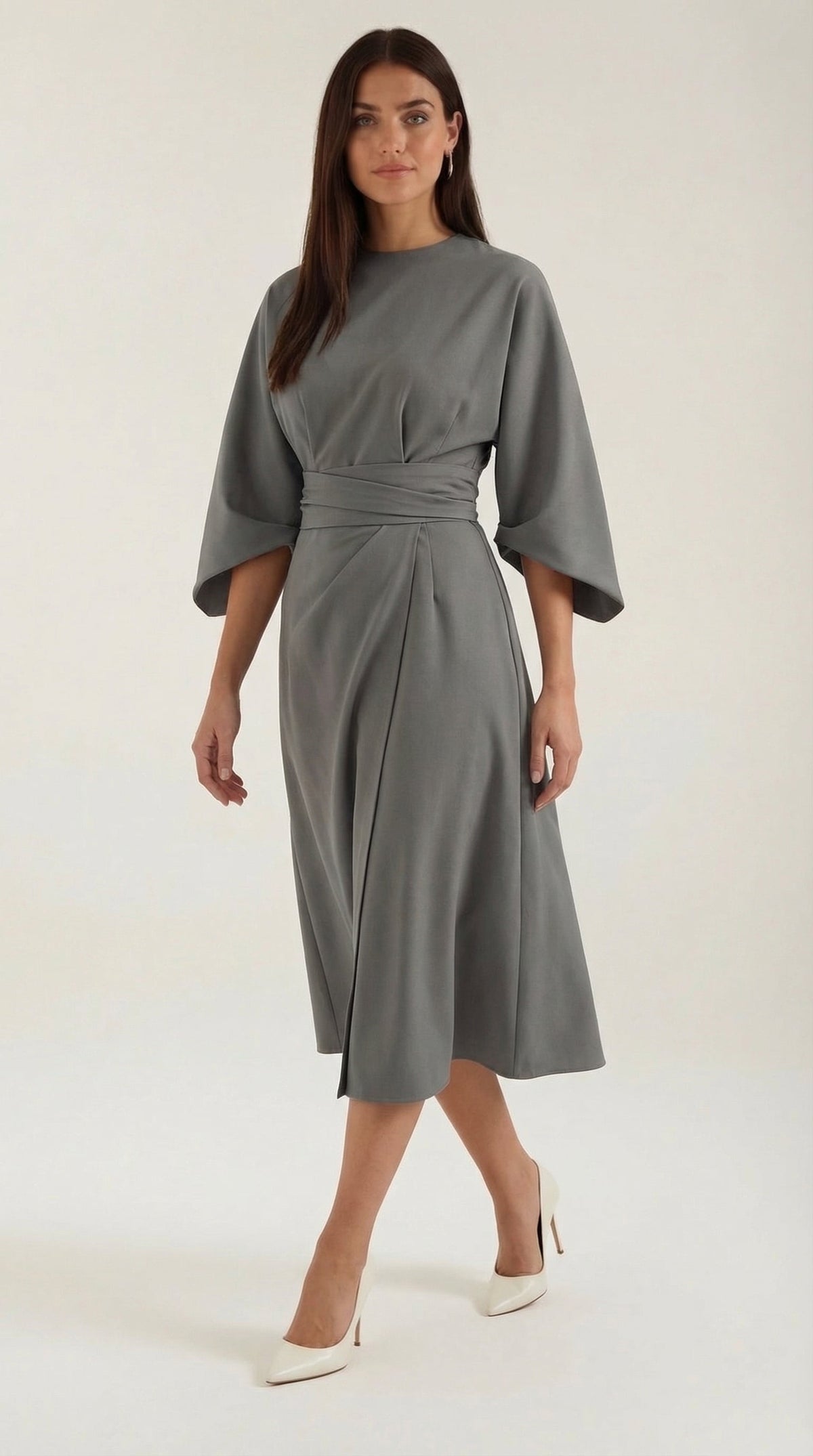 Wickelkleid mit Glockenärmeln und Gürtel in Midilänge für Damen - Grau