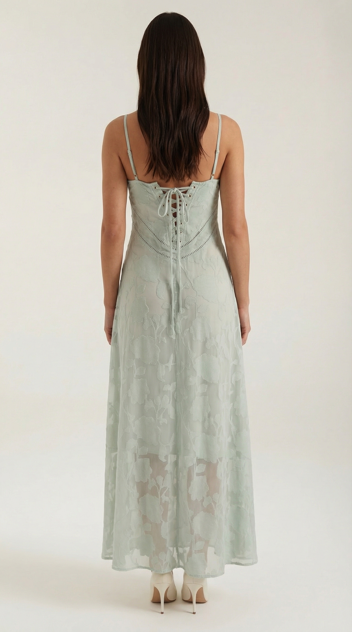 Langes Kleid mit Blumenspitze und Herzausschnitt für Damen
