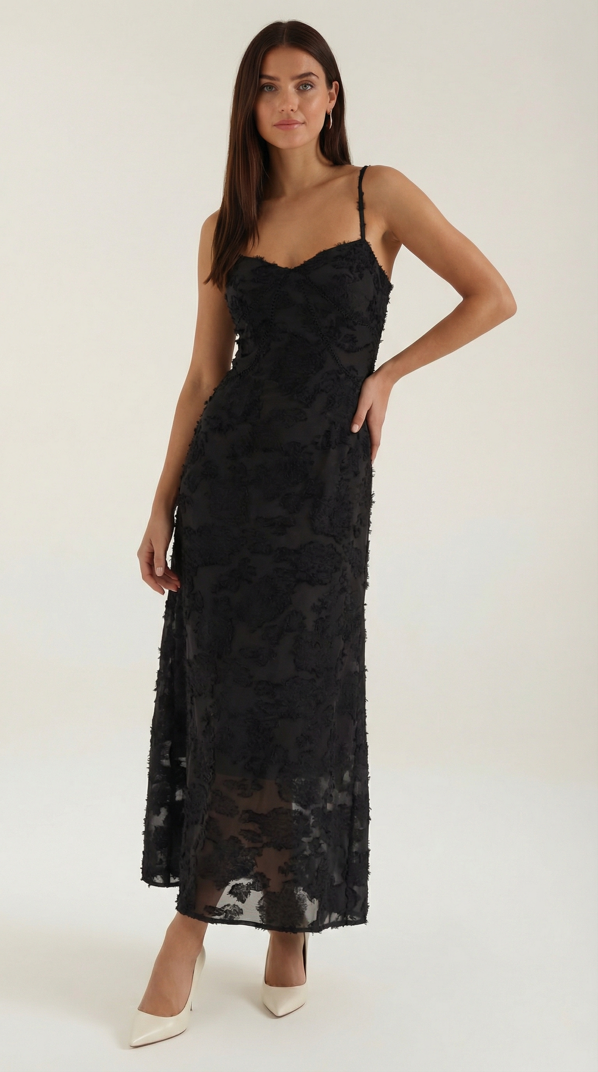 Langes Kleid mit Blumenspitze und Herzausschnitt für Damen - Schwarz