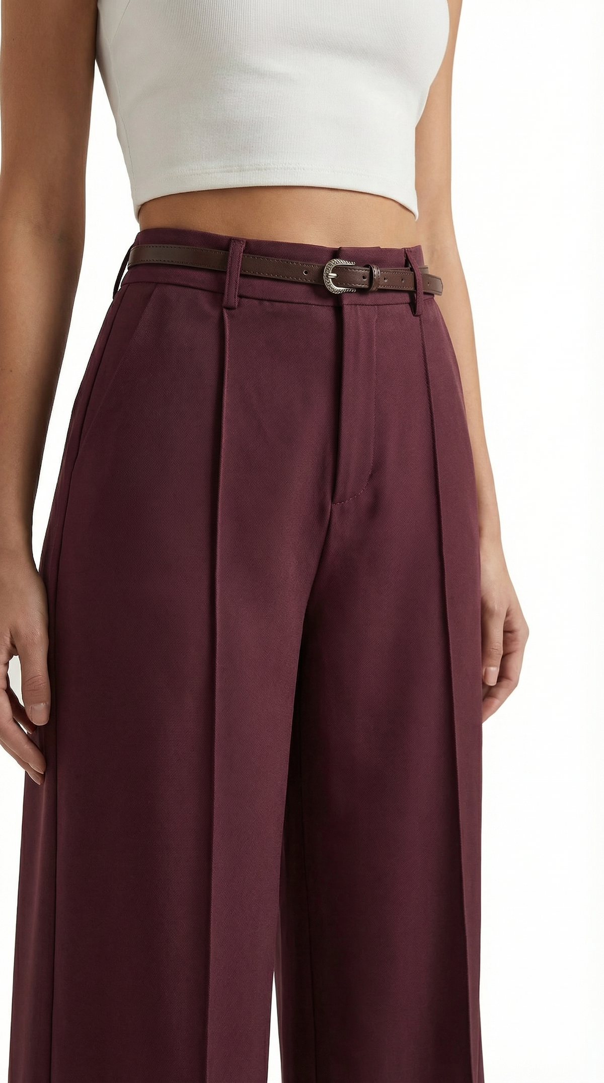 Stoffhose mit Bundfalten, Gürtel und weitem Bein für Damen