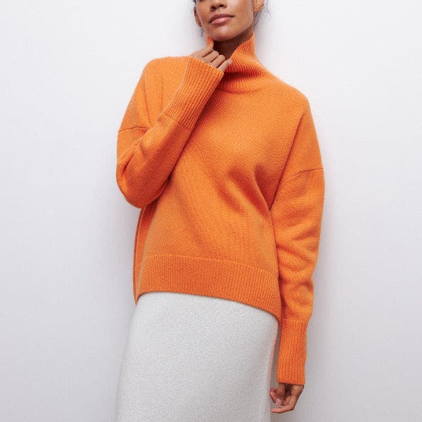 Pullover mit hohem Halsausschnitt und schlichtem Schnitt