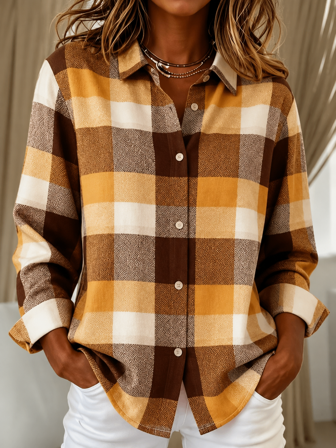 Strickjacke mit Karomuster, Hemdkragen und Knopfleiste