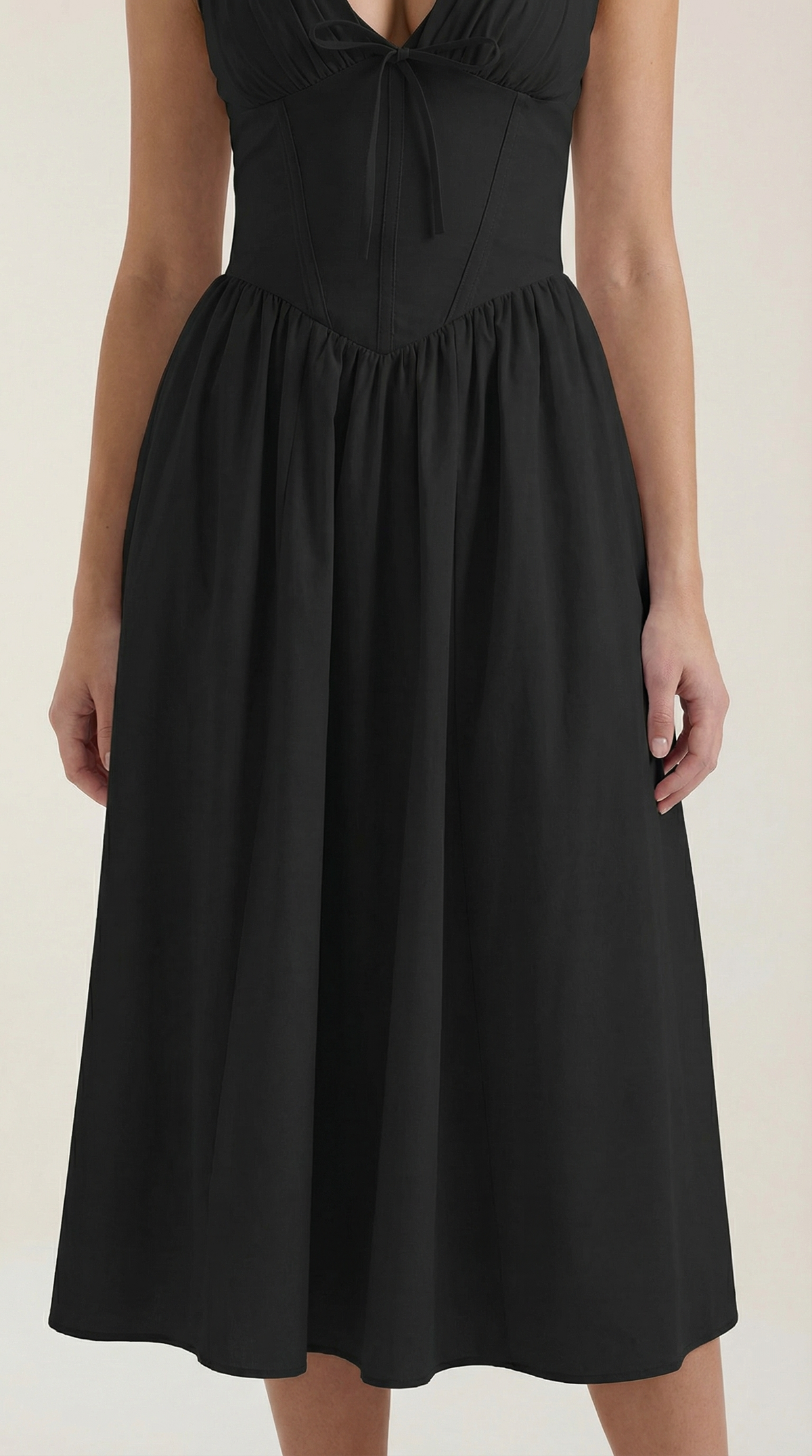Midikleid mit tiefem V-Ausschnitt und gerafftem Rock für Damen