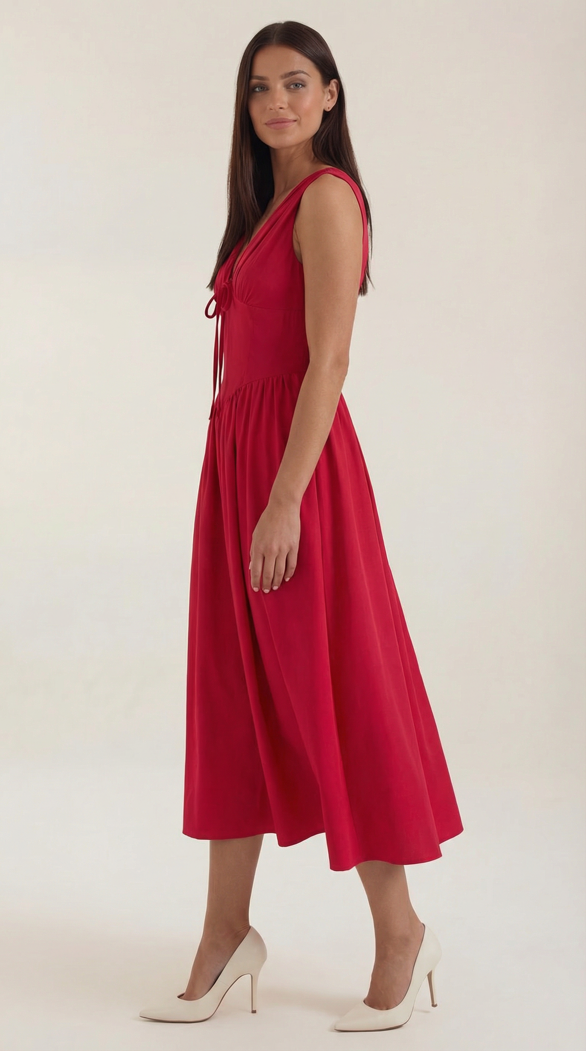 Midikleid mit tiefem V-Ausschnitt und gerafftem Rock für Damen