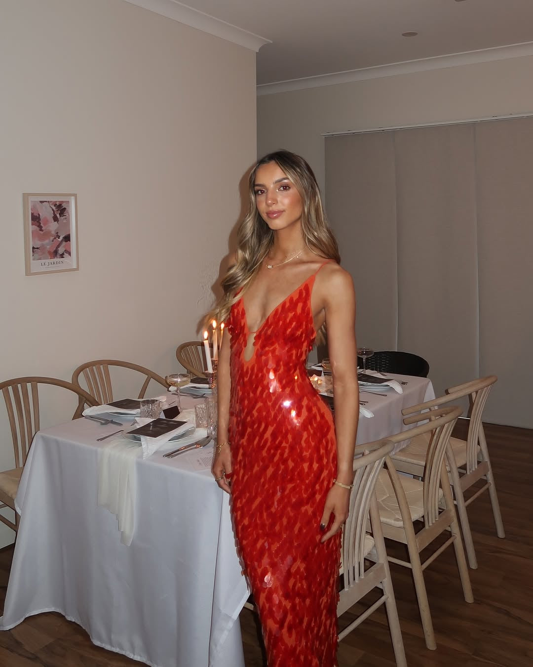 Festliches Kleid mit offenem Rücken und V-Ausschnitt für Damen