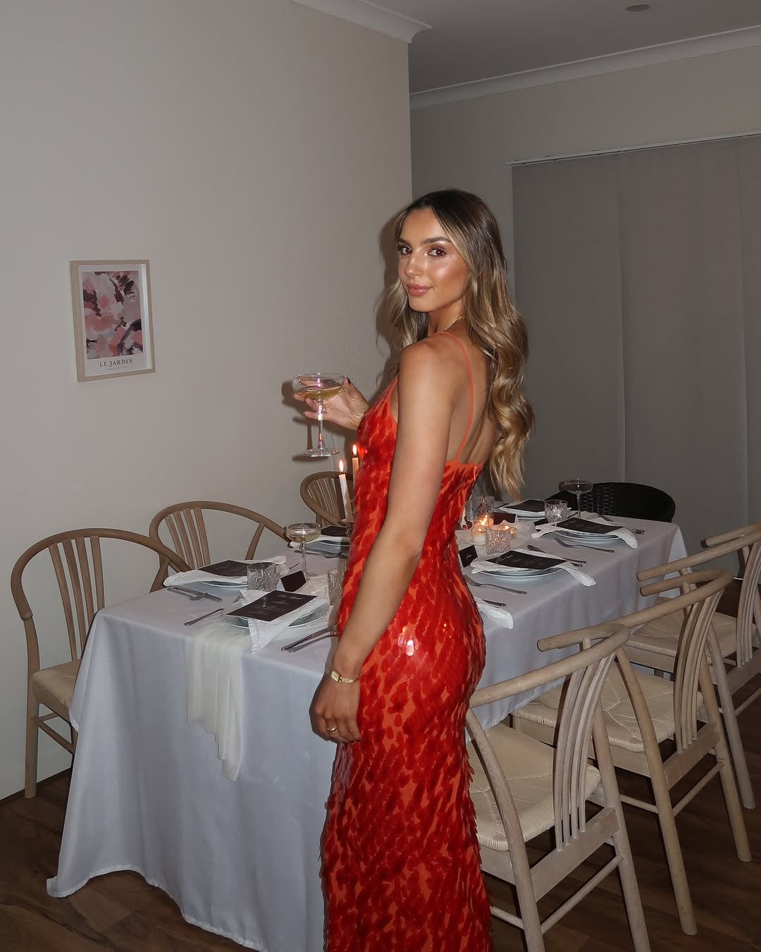 Festliches Kleid mit offenem Rücken und V-Ausschnitt für Damen