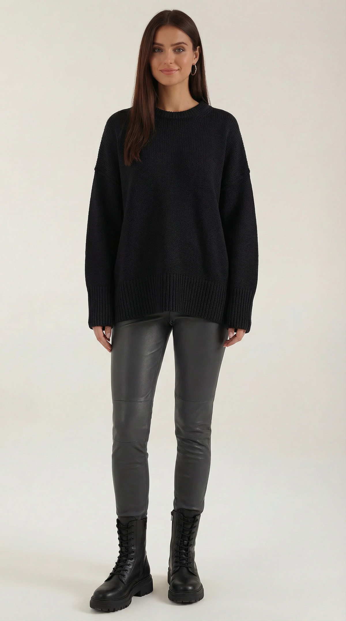 Pullover in Oversize-Passform mit Rundhals und Rippensaum für Damen - Schwarz