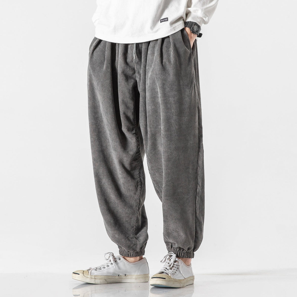 Cordhose Herren locker und knöchellang mit Bundfalten